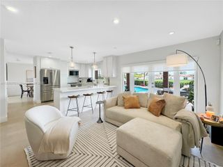 15863 SW 55th Ter, Miami, FL 33185