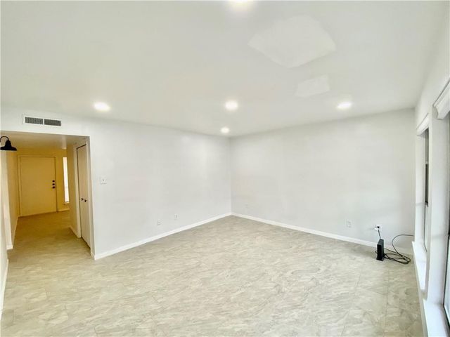 6910 Hart LN 403, Austin, TX 78731