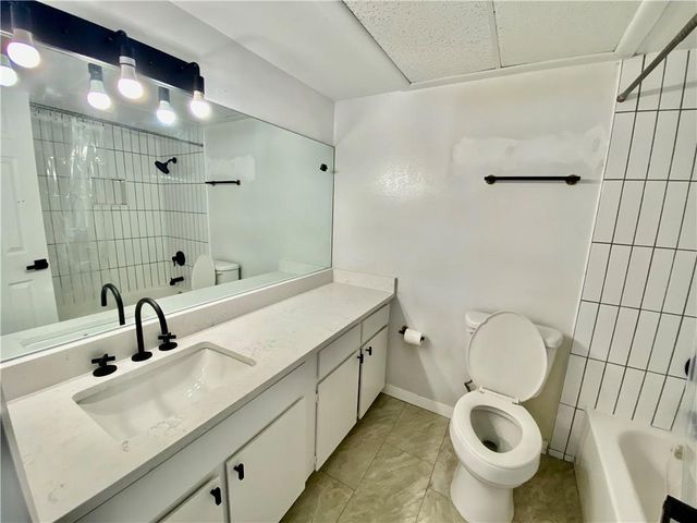 6910 Hart LN 403, Austin, TX 78731