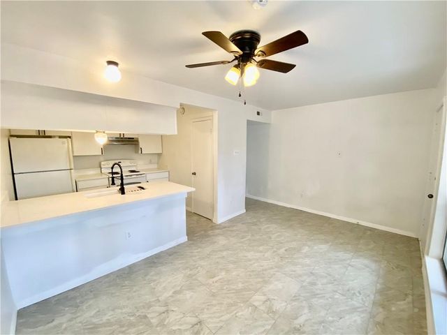 6910 Hart LN 403, Austin, TX 78731