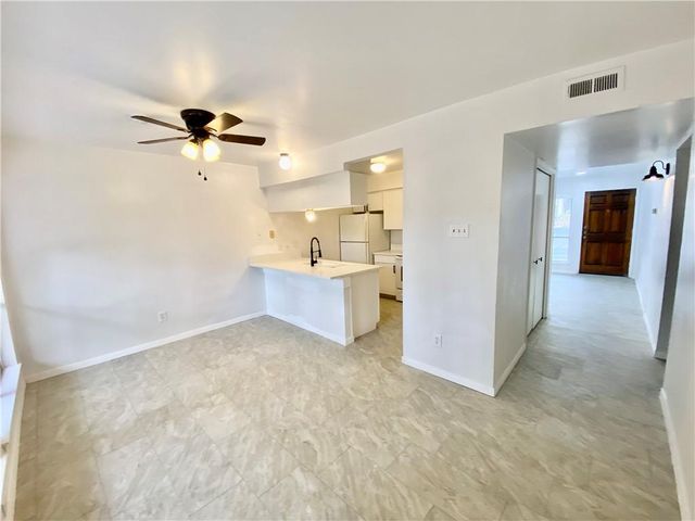 6910 Hart LN 403, Austin, TX 78731
