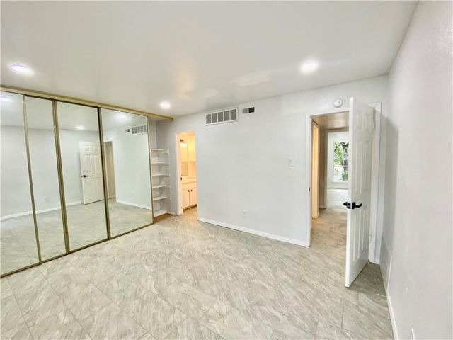 6910 Hart LN 403, Austin, TX 78731