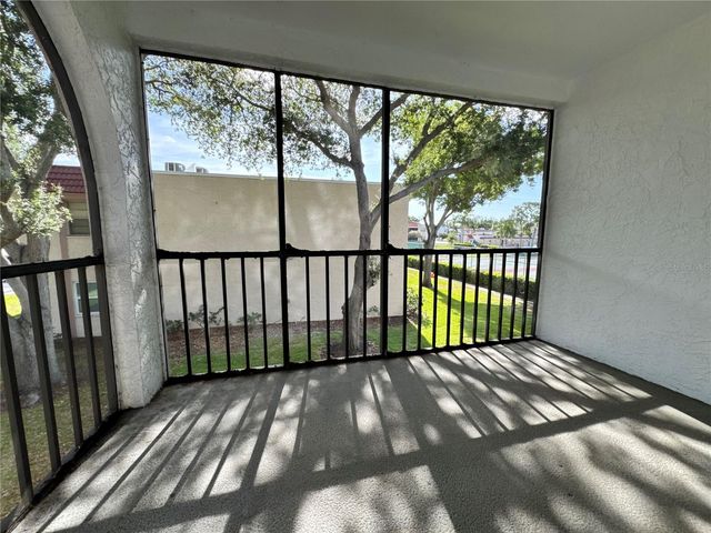 9700 STARKEY ROAD 322, Seminole, FL 33777