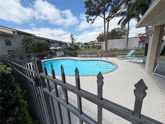 9700 STARKEY ROAD 322, Seminole, FL 33777