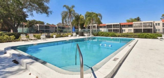 9700 STARKEY ROAD 322, Seminole, FL 33777