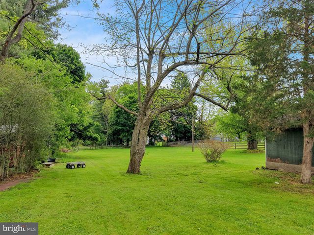 2315 STRASBURG RD, Coatesville, PA 19320