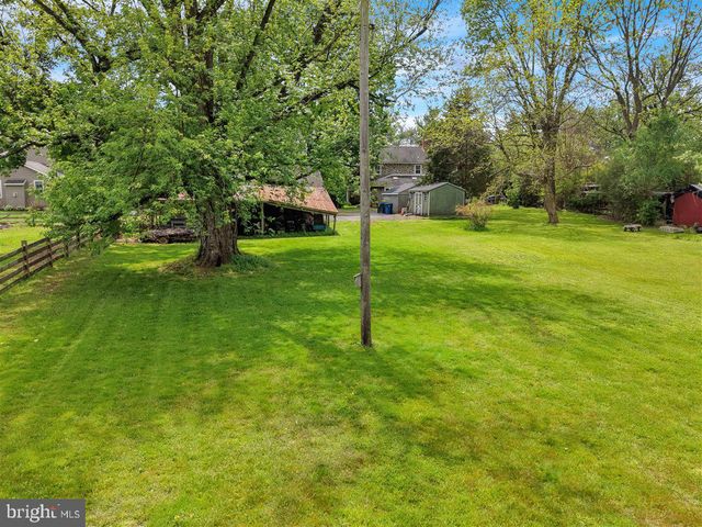 2315 STRASBURG RD, Coatesville, PA 19320