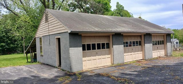 2315 STRASBURG RD, Coatesville, PA 19320