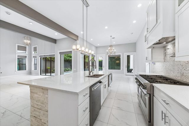 1959 Portsmouth Street, Houston, TX 77098