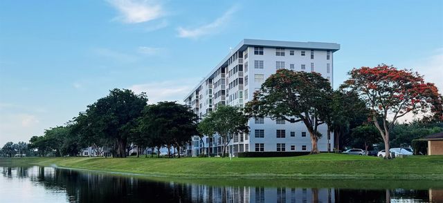 3080 N Course Drive 202, Pompano Beach, FL 33069
