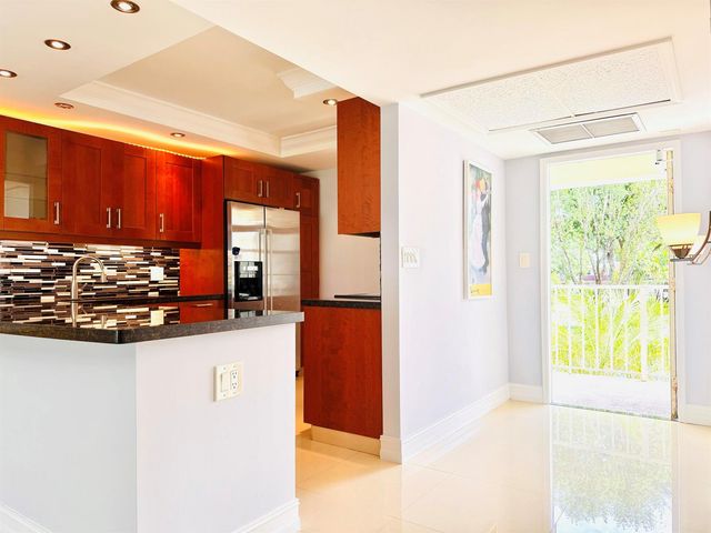 3080 N Course Drive 202, Pompano Beach, FL 33069