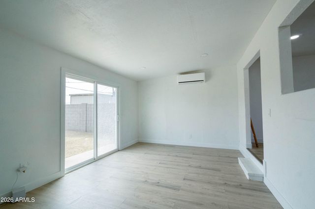 1301 W SUNLAND Avenue, Phoenix, AZ 85041