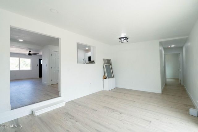 1301 W SUNLAND Avenue, Phoenix, AZ 85041