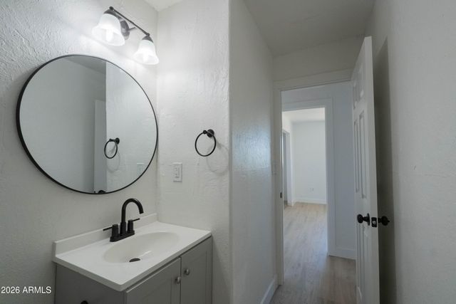1301 W SUNLAND Avenue, Phoenix, AZ 85041