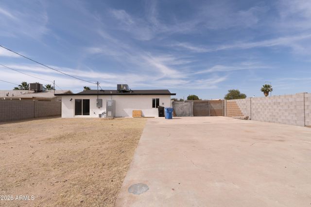1301 W SUNLAND Avenue, Phoenix, AZ 85041