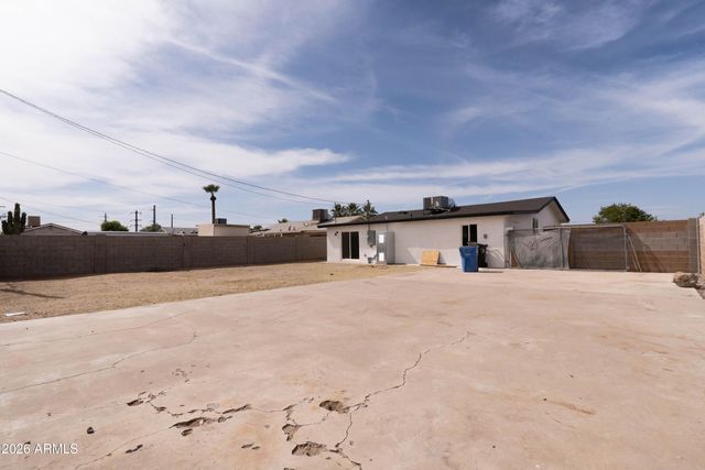1301 W SUNLAND Avenue, Phoenix, AZ 85041