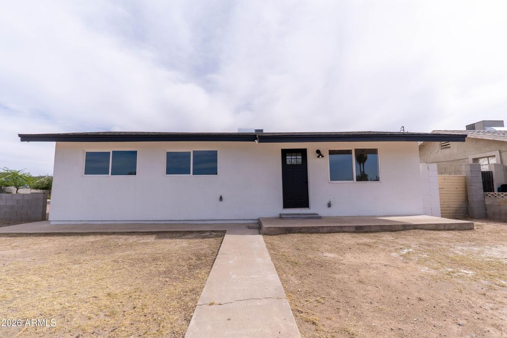 1301 W SUNLAND Avenue, Phoenix, AZ 85041