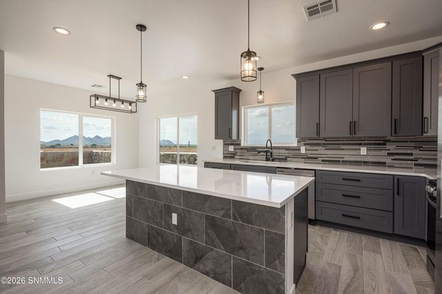 6541 Swan Street, Las Cruces, NM 88012