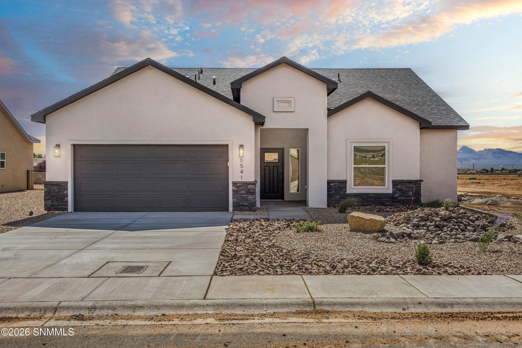 6541 Swan Street, Las Cruces, NM 88012