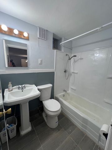 1172 Massachusetts Avenue 3, Cambridge, MA 02138