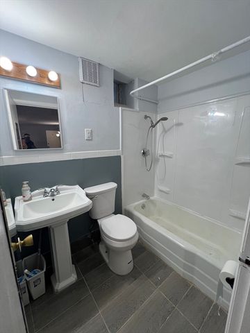 1172 Massachusetts Avenue 3, Cambridge, MA 02138