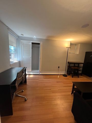 1172 Massachusetts Avenue 3, Cambridge, MA 02138