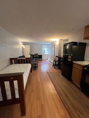 1172 Massachusetts Avenue 3, Cambridge, MA 02138