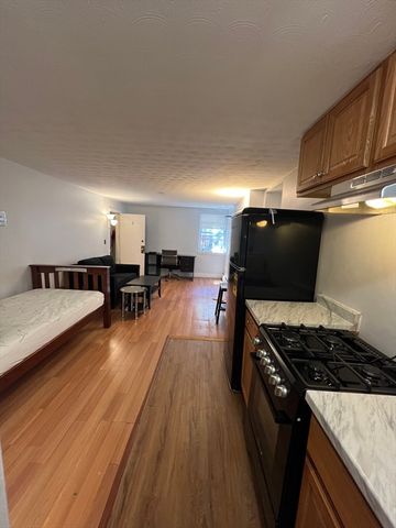 1172 Massachusetts Avenue 3, Cambridge, MA 02138