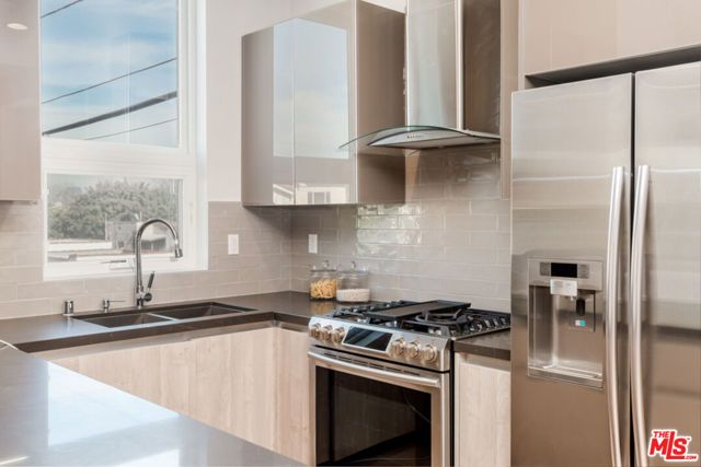 6072 Pickford Street, Los Angeles, CA 90035