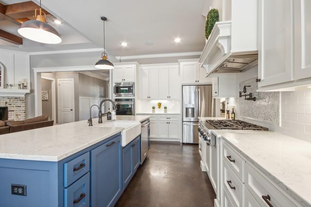 9085 Stone Oak Drive, Montgomery, TX 77316
