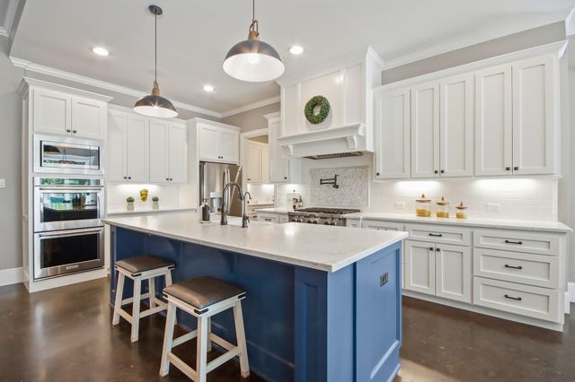 9085 Stone Oak Drive, Montgomery, TX 77316