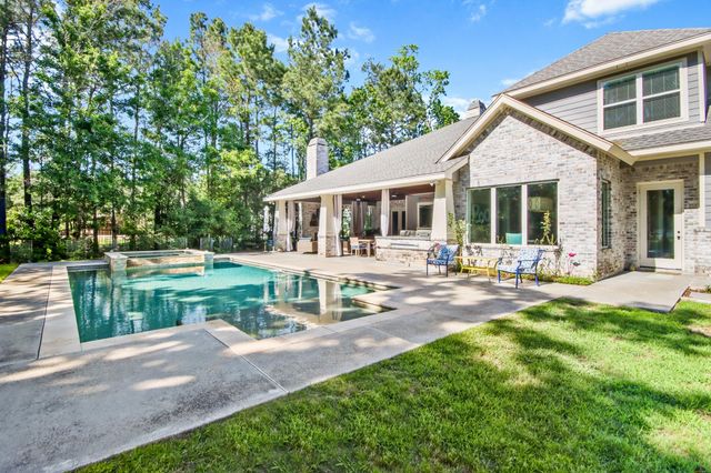 9085 Stone Oak Drive, Montgomery, TX 77316