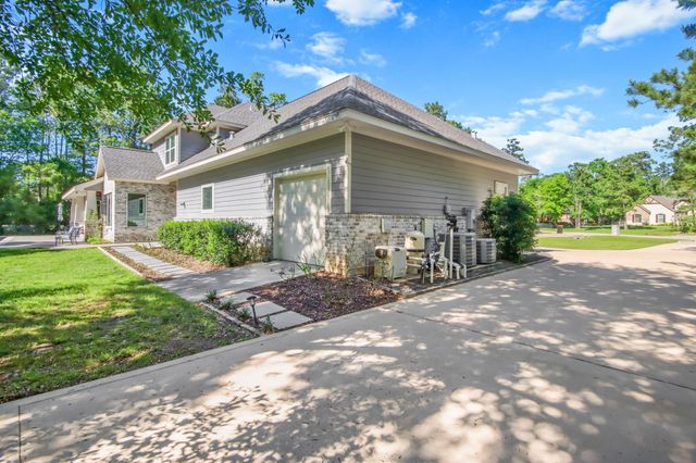 9085 Stone Oak Drive, Montgomery, TX 77316