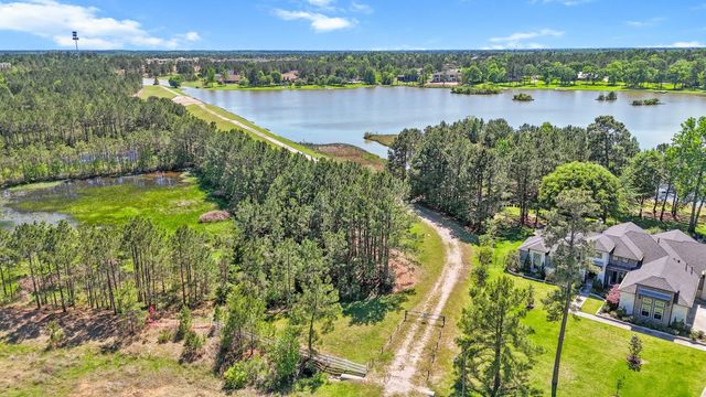 9085 Stone Oak Drive, Montgomery, TX 77316