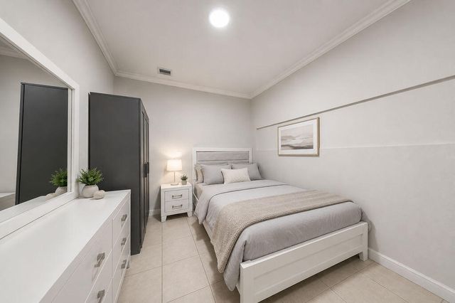 5733 NW 112th Place, Doral, FL 33178