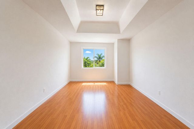 5733 NW 112th Place, Doral, FL 33178
