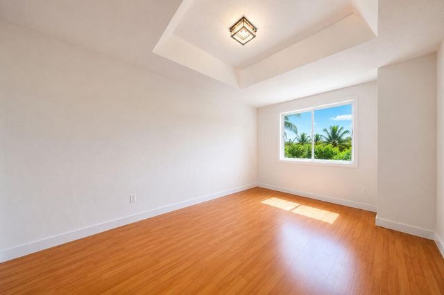 5733 NW 112th Place, Doral, FL 33178
