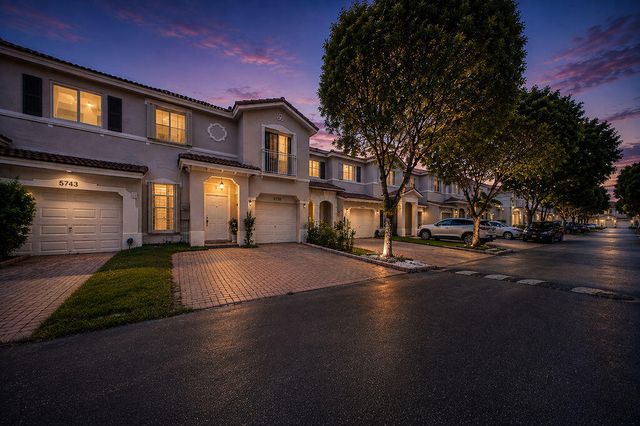 5733 NW 112th Place, Doral, FL 33178