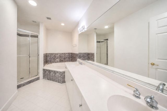 5733 NW 112th Place, Doral, FL 33178