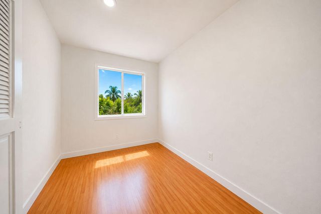 5733 NW 112th Place, Doral, FL 33178