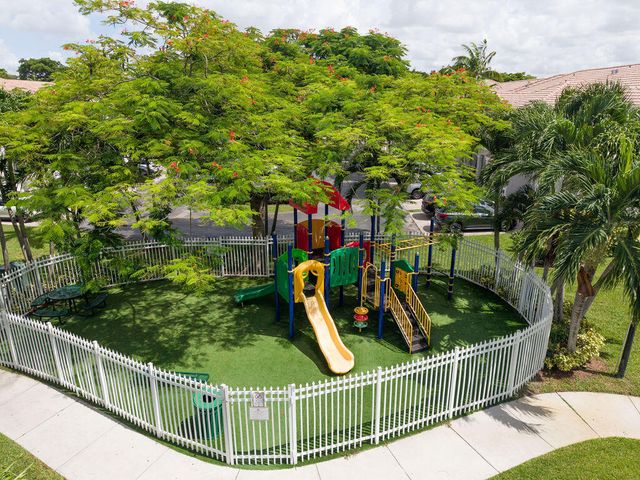 5733 NW 112th Place, Doral, FL 33178