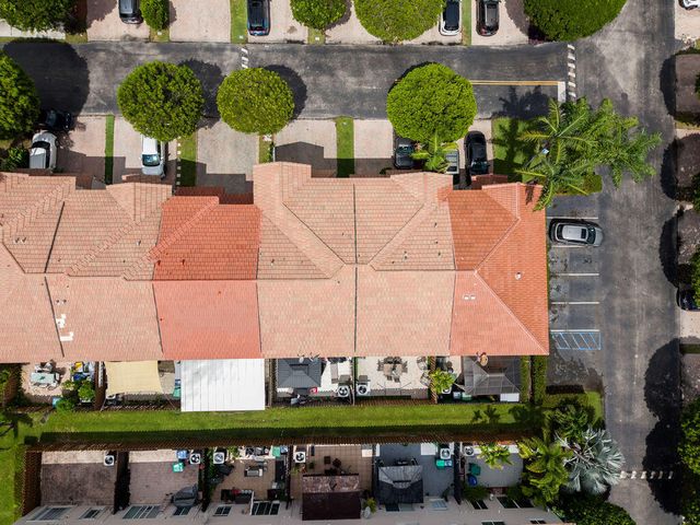 5733 NW 112th Place, Doral, FL 33178