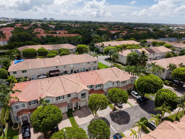 5733 NW 112th Place, Doral, FL 33178