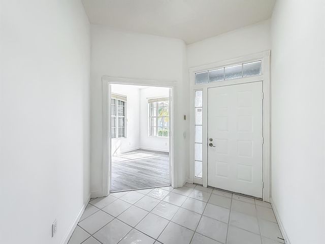 240 NW Bentley Circle, Port St Lucie, FL 34986