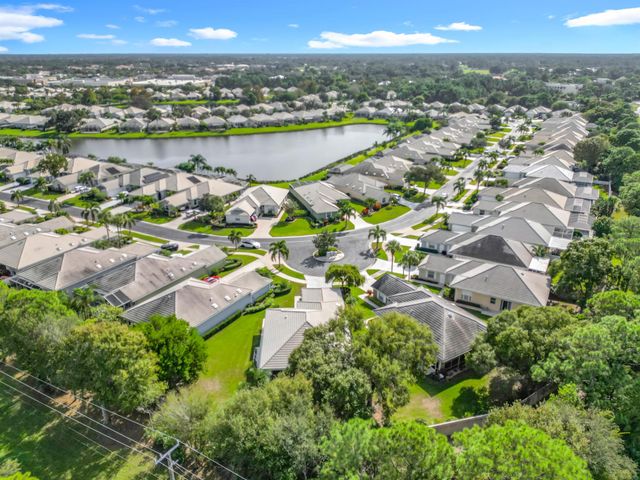 240 NW Bentley Circle, Port St Lucie, FL 34986