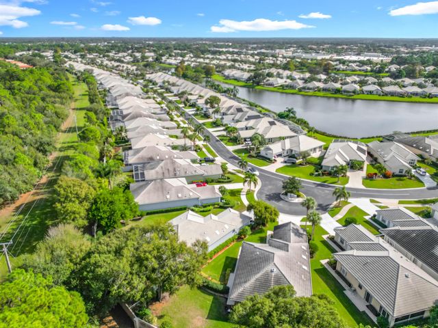 240 NW Bentley Circle, Port St Lucie, FL 34986