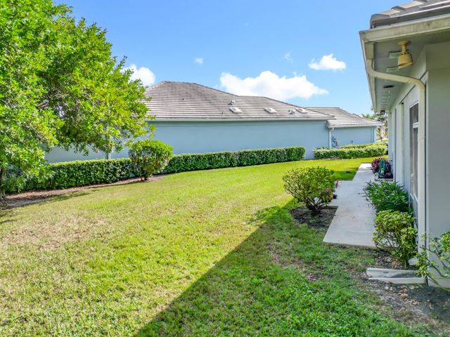 240 NW Bentley Circle, Port St Lucie, FL 34986