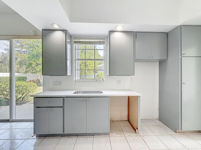 240 NW Bentley Circle, Port St Lucie, FL 34986