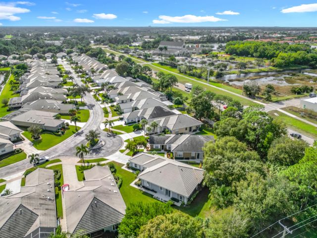 240 NW Bentley Circle, Port St Lucie, FL 34986