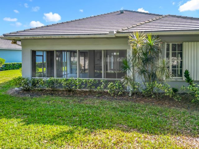 240 NW Bentley Circle, Port St Lucie, FL 34986